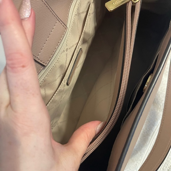 Michael Kors handbag - Picture 5 of 10